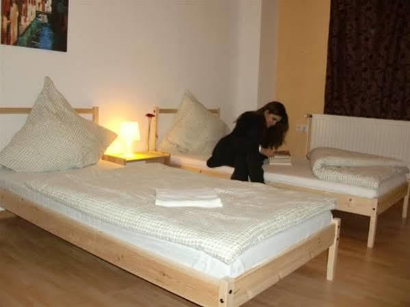 Shiva'S Citysleep Cologne Exterior photo